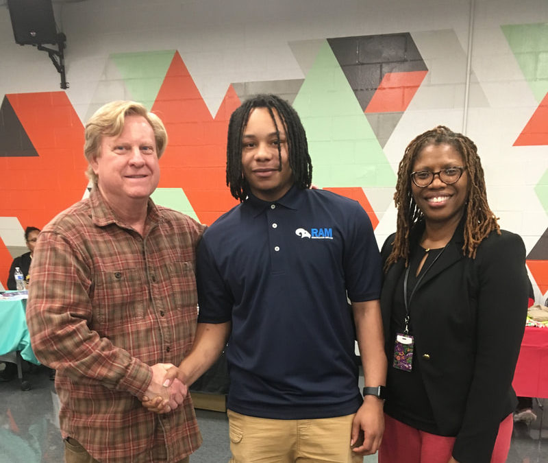 DETROIT VETERANS GIVE STUDENT A GREAT BUILDING TOOL